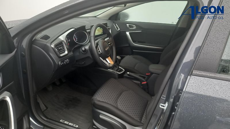Kia Ceed SW (2025) 1,5 T-GDi SPIN 103kW - fotka 9 z 21