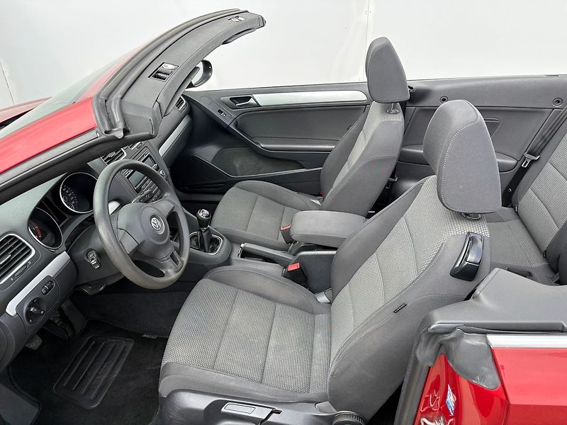 Volkswagen Golf 1.4TSI, 90kW, Kabrio - fotka 8 z 31
