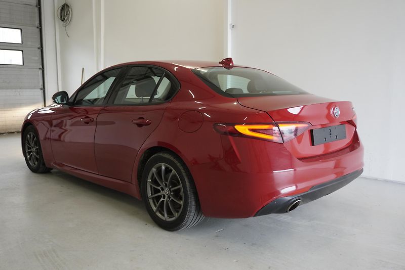 Alfa Romeo Giulia 2.0 TURBO 147kW, 66 000KM !!! - fotka 8 z 26