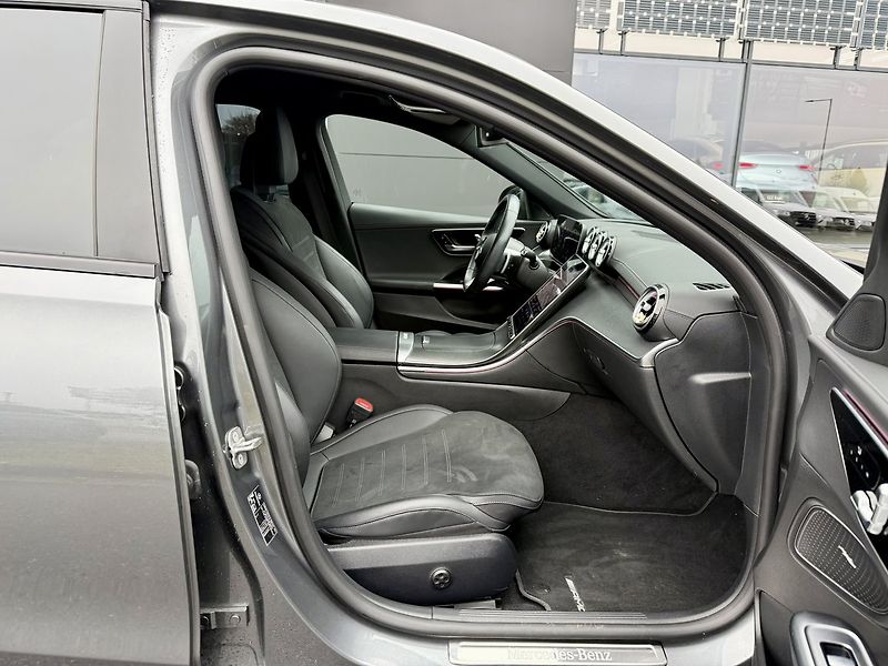 Mercedes-Benz Třídy C (2024) 300 4MATIC - fotka 32 z 41