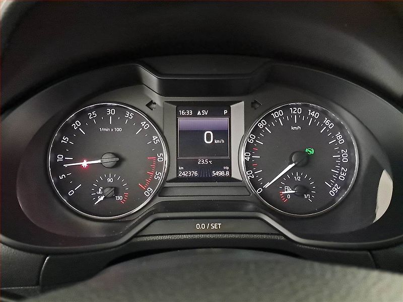 Škoda Octavia (2017) 1.6 TDI, Automat, Navi - fotka 11 z 22