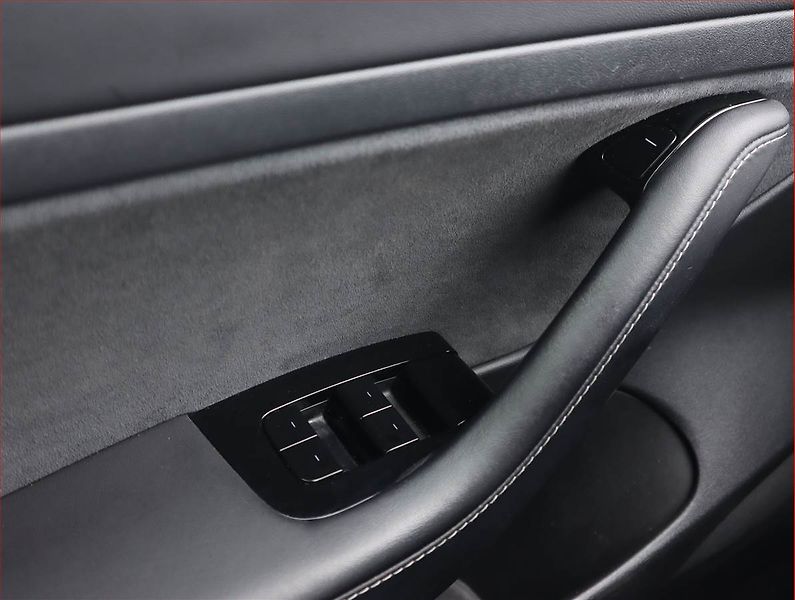 Tesla Model 3 (2020) Std Range Plus 52kWh, SoH 83% - fotka 22 z 24