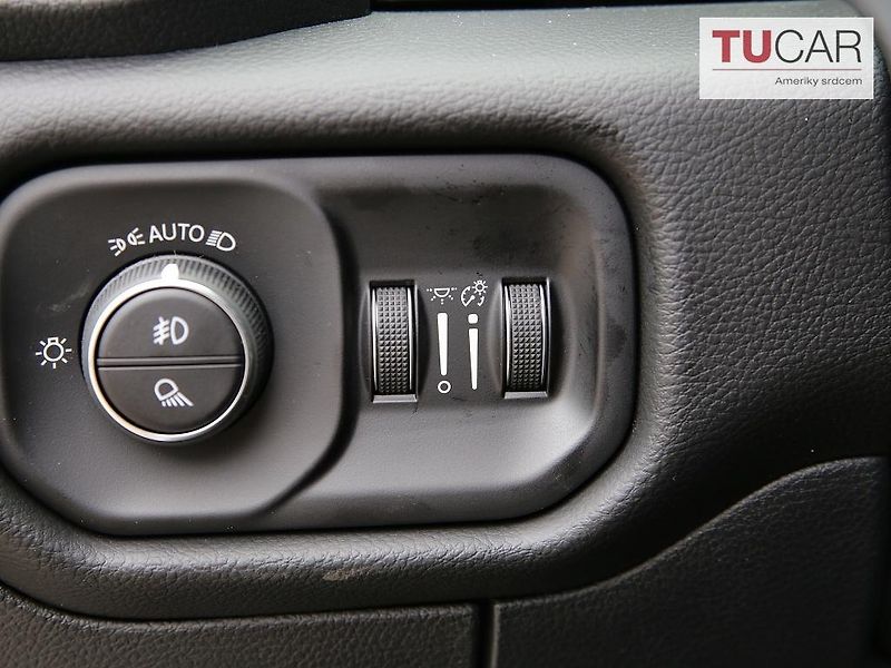 Dodge RAM (2026) 1500 Laramie 5.7 V8 HEMI 2026 - fotka 39 z 42