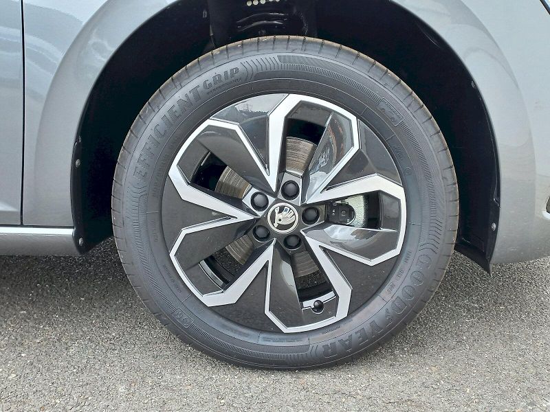 Škoda Scala (2023) Ambition PLUS TSI 81/1.0 M6F - fotka 11 z 22