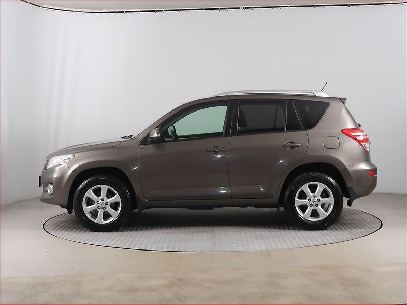 Toyota RAV4 (2011) 2.2 D-4D, 4X4, Tempomat - fotka 3 z 17