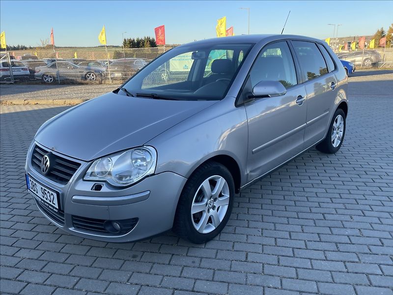Volkswagen Polo 1,4 i 16V Kima ESP Tempomat - fotka 1 z 31