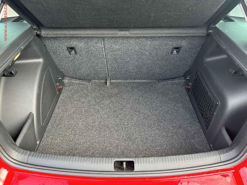 Škoda Rapid (2014) 1.2TSI, ČR, Xenon, panor. - fotka 7 z 17