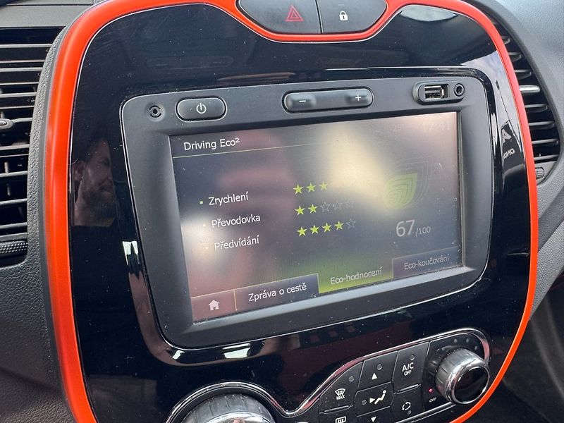 Renault Captur (2016) 0,9 TCE 66 KW ROZVODY USB NAV - fotka 30 z 42