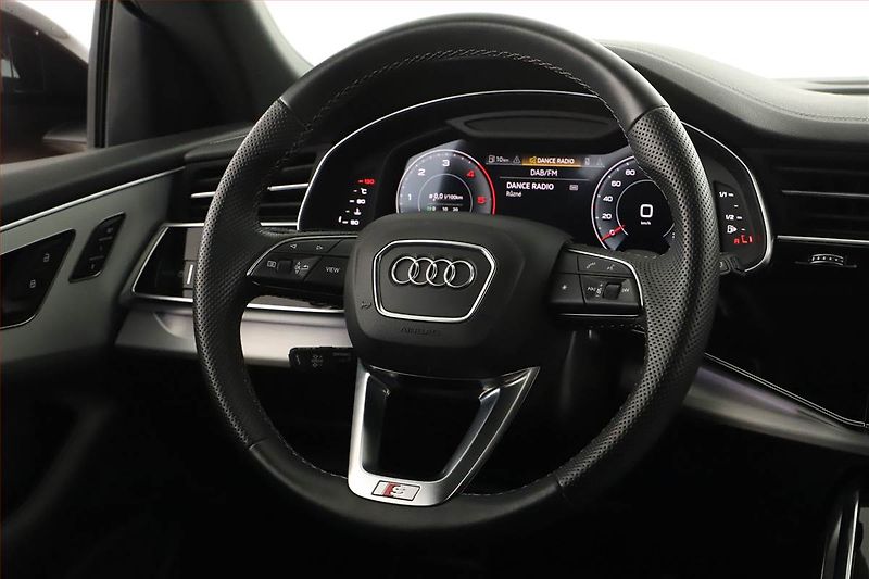 Audi Q8 (2023) 50 TDI, Vzduch, Nez.top - fotka 18 z 25
