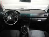 Škoda Octavia (2004) 1.6i, AC, park.asist - náhled 8