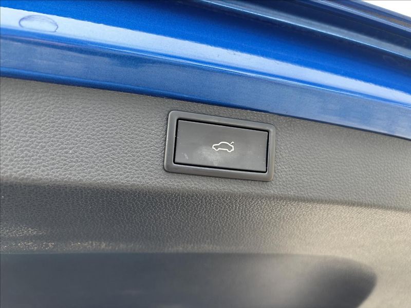 Škoda Karoq 2,0 TDI Sportline DSG ČR - fotka 12 z 41