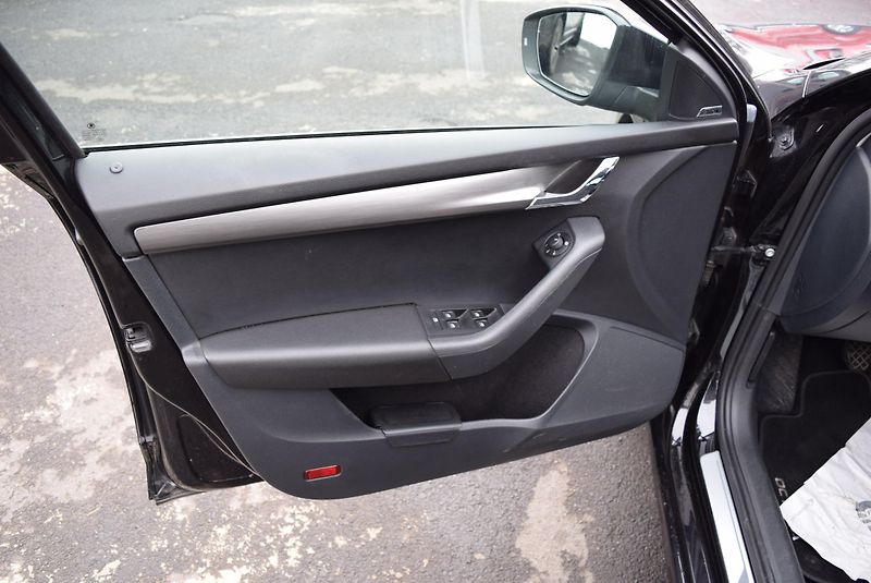 Škoda Octavia (2020) 2.0TDI 110kwSOLEIL VIRTUAL KAM - fotka 19 z 48