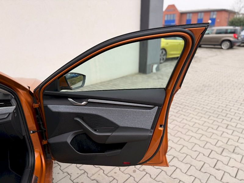 Škoda Octavia (2025) COMBI TOP SELECTION 1,5 TSI M- - fotka 17 z 32