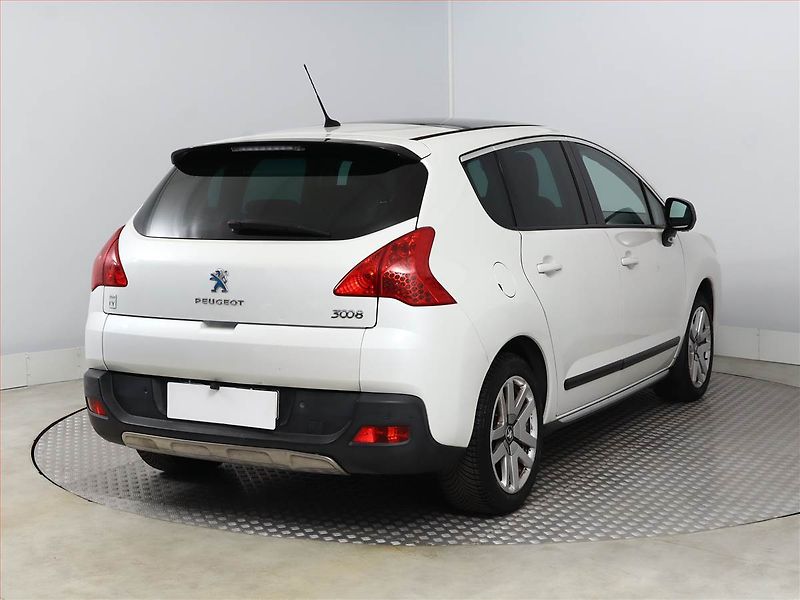 Peugeot 3008 (2012) Hybrid4, 4X4, Automat - fotka 5 z 18