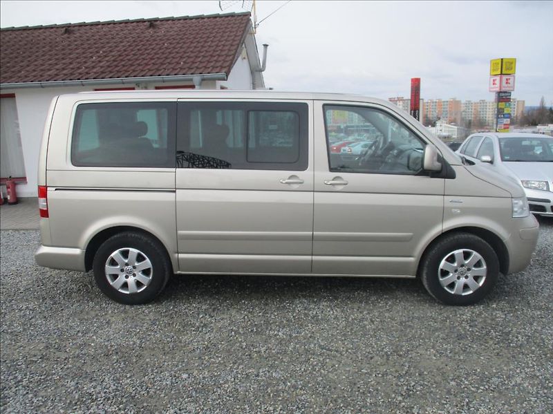 Volkswagen Multivan 2,5 TDI,4x4,aut.klima,servis, - fotka 4 z 38