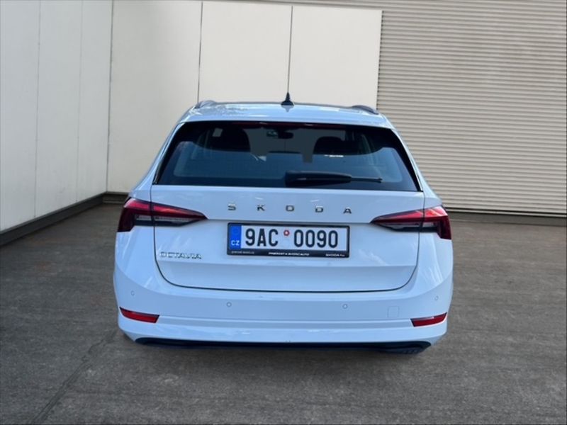 Škoda Octavia 1,5 TSI 110 Ambition - fotka 5 z 11