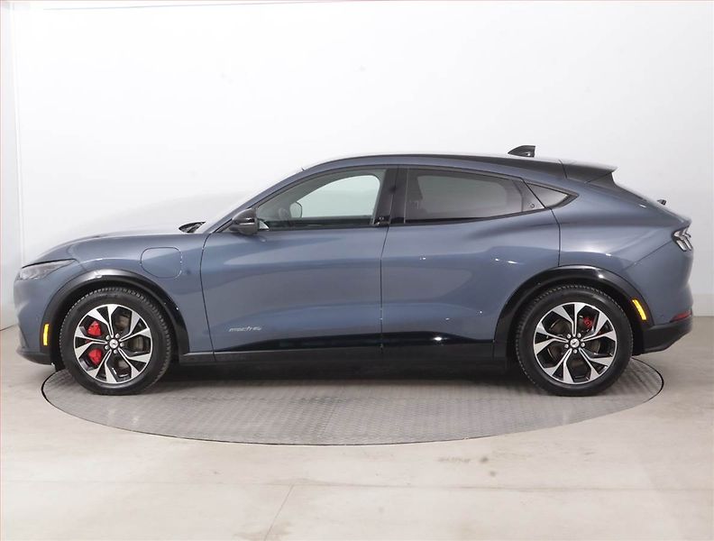 Ford Mustang Mach-E (2021) Standard Range AWD, SoH 94% - fotka 3 z 21