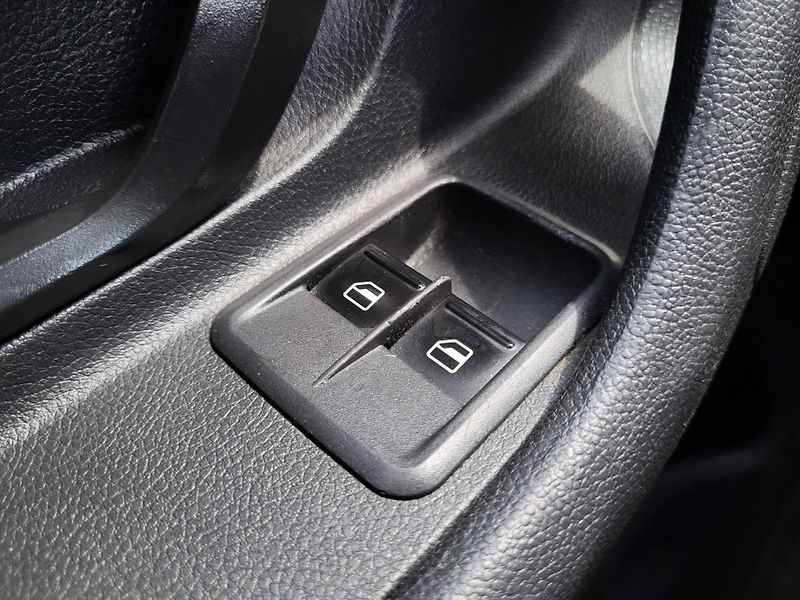 Škoda Roomster 1.2 TSI 63kW AMBIENTE - fotka 16 z 43