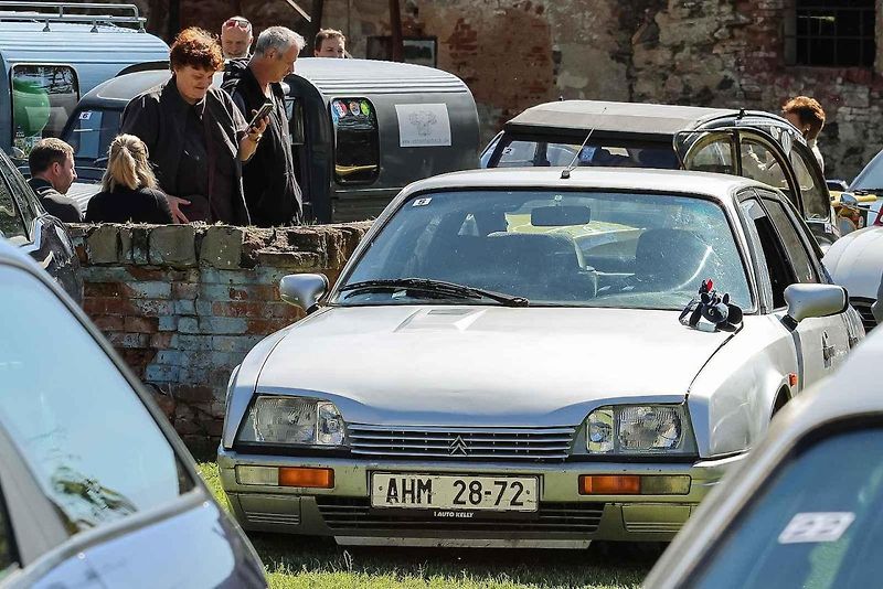 Jarní koulení - sraz automobilů a příznivců značky Citroën na zámku ve Svojšíně na Tachovsku.