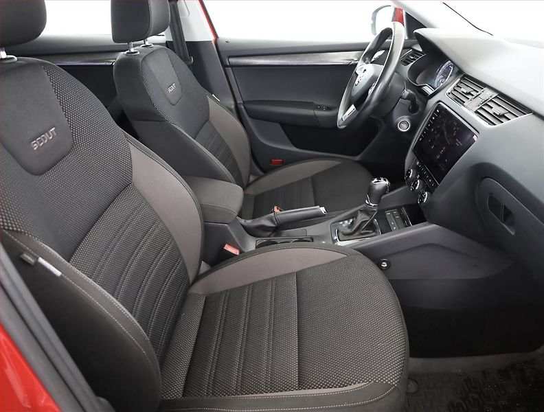 Škoda Octavia (2019) Scout 2.0 TDI, 4X4, Automat - fotka 7 z 20