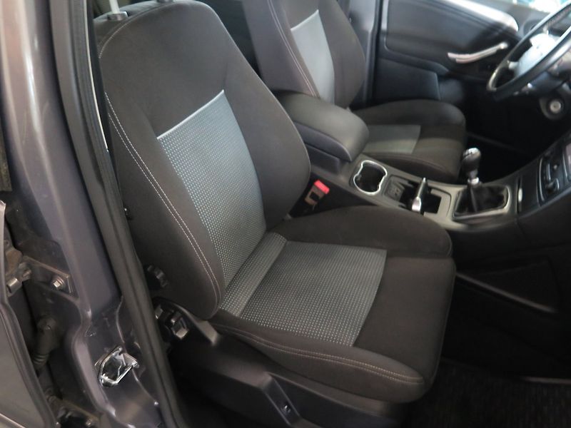 Ford S-MAX (2013) 2.0TDCi,navi,výhřev,tažné,STK - fotka 20 z 27