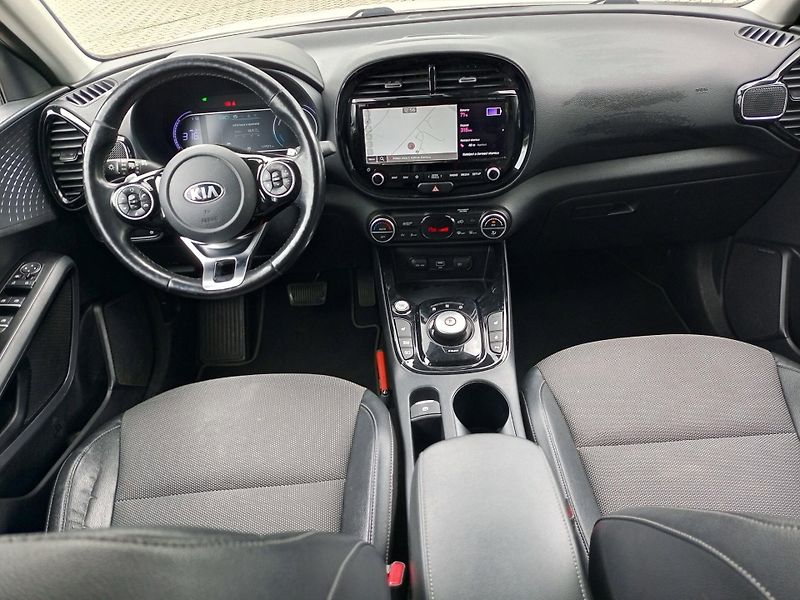 Kia e-Soul (2020) 150 kw - baterie 64 kwh - fotka 10 z 16