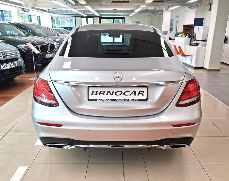 Mercedes-Benz Třídy E E 220d 4MATIC Sport Style, ČR - fotka 5 z 32