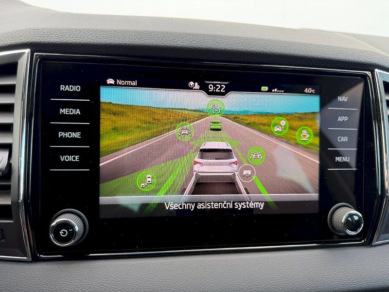 Škoda Karoq (2025) 2.0 TDI 110kW 4x4 DSG Top Sele - fotka 17 z 35