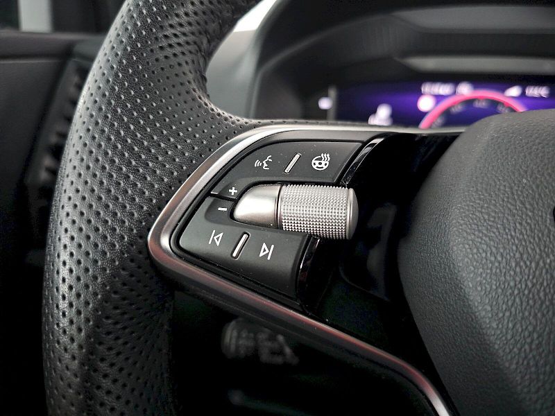 Škoda Karoq (2025) 1.5TSi 110kW DSG SPORTLINE TAŽ - fotka 9 z 35