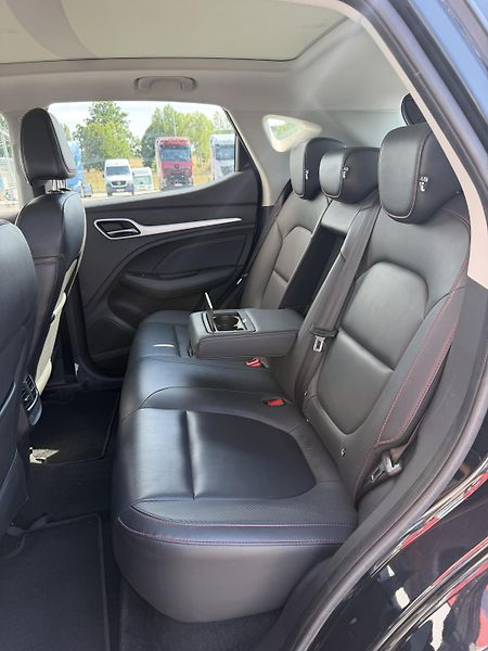 MG ZS EV 130kW 51kWh LUXURY DPH - fotka 24 z 28