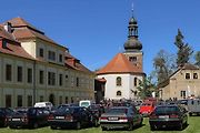 Jarní koulení - sraz automobilů a příznivců značky Citroën na zámku ve Svojšíně na Tachovsku.