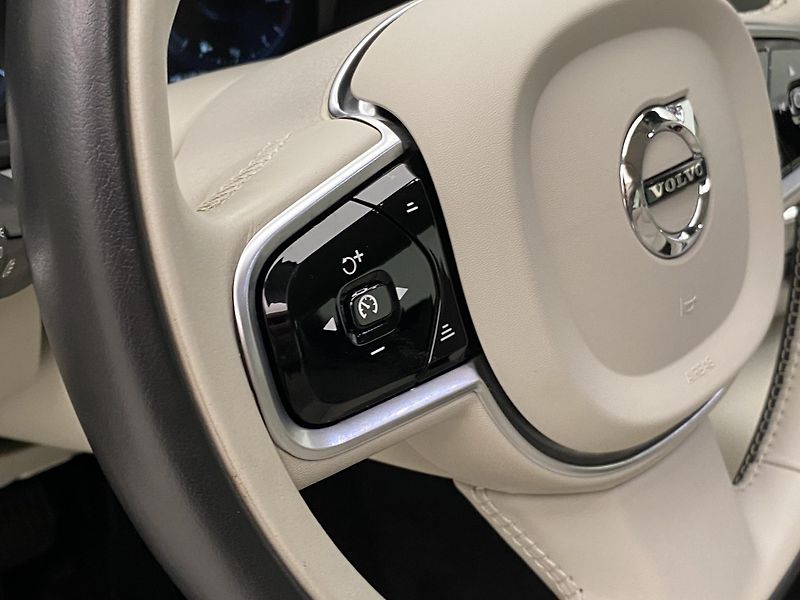 Volvo V90 D4 MOMENTUM AUT - fotka 18 z 48