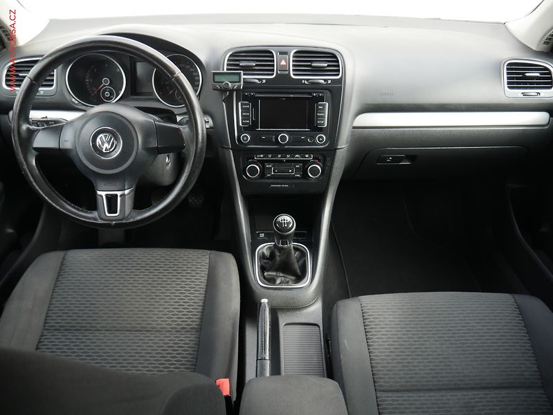 Volkswagen Golf (2013) 1.6 TDi VI, Navi, AC - fotka 8 z 16
