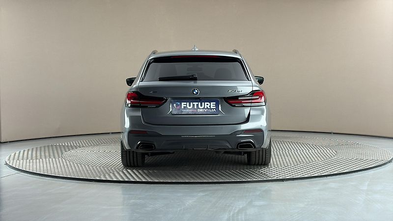 BMW Řada 5 540d AUT xDrive M-sport Tourin - fotka 5 z 33
