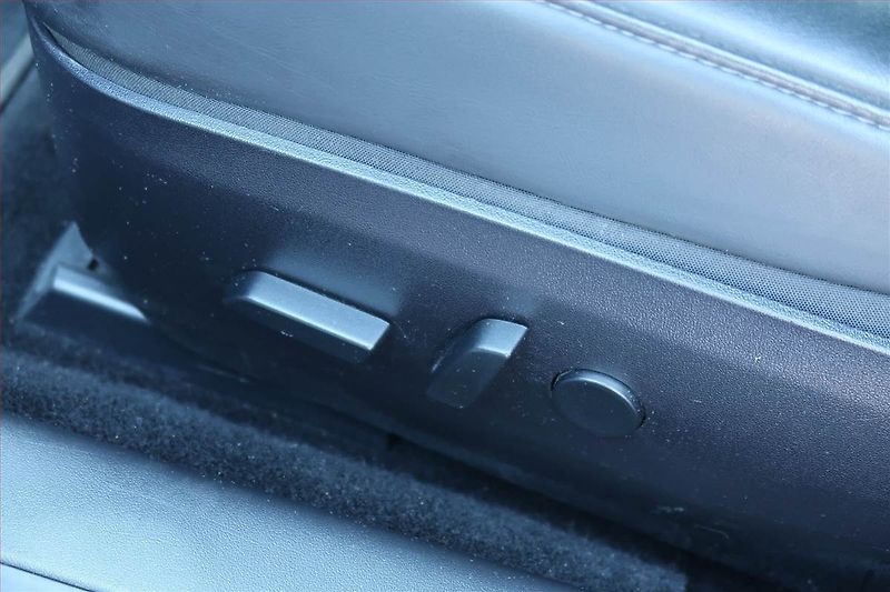 Tesla Model 3 (2019) Long Range 4WD 78kWh, SoH 85% - fotka 18 z 20