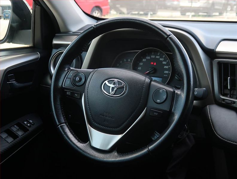 Toyota RAV4 (2015) 2.0 D-4D, ČR,1.maj, Serv.kniha - fotka 16 z 17