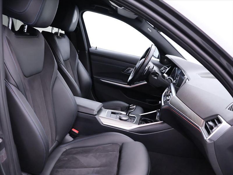 BMW Řada 3 3,0 M340d 250 kW xDrive CZ DPH - fotka 15 z 44