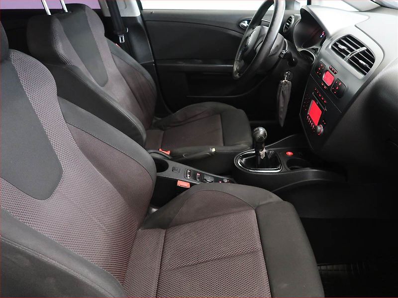 Seat Leon (2008) 1.6, Tempomat - fotka 9 z 13