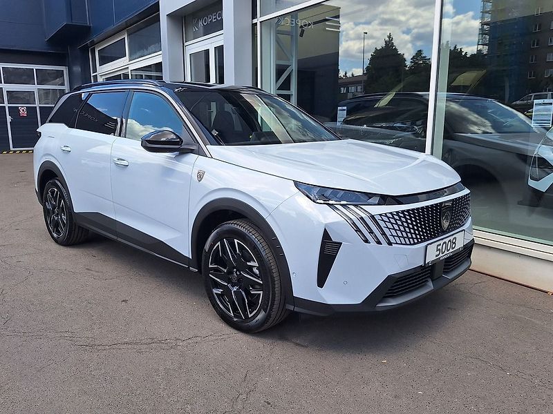 Peugeot 5008 (2026) GT Hybrid 145 e-DCS6 - fotka 10 z 17