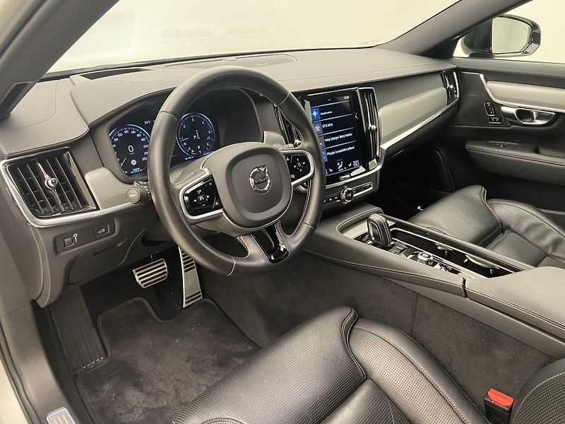 Volvo V90 B5 AWD R-DESIGN AUT CZ - fotka 4 z 53