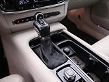 Volvo V90 2,0 D4 140kW Drive-E Momentum - náhled 25