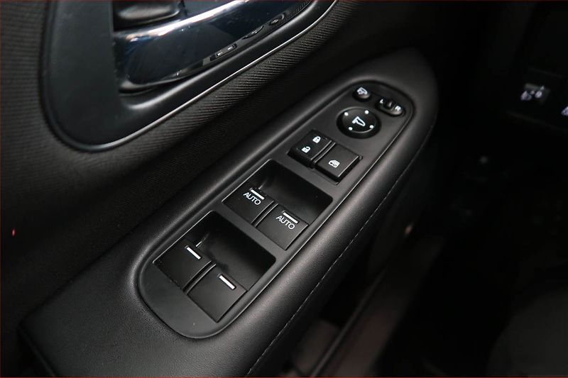 Honda HR-V (2017) Executive 1.5 i-VTEC - fotka 19 z 20