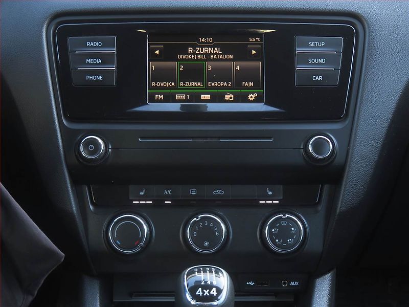 Škoda Octavia (2015) Ambition 2.0 TDI, 4X4 - fotka 12 z 14