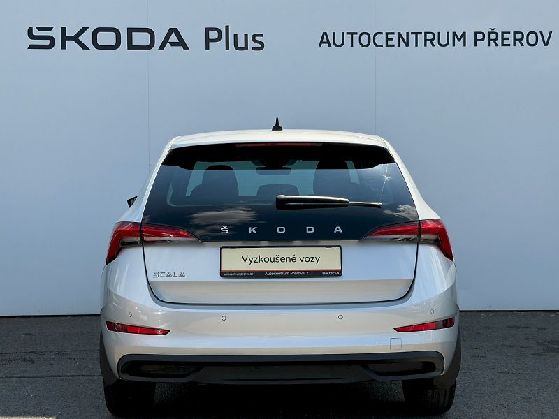 Škoda Scala (2022) 1.5 TSI 110kW Style Full-LED - fotka 32 z 35
