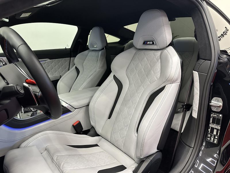 BMW M8 (2023) Competition*360*CARBON*HUD*PPF - fotka 7 z 11