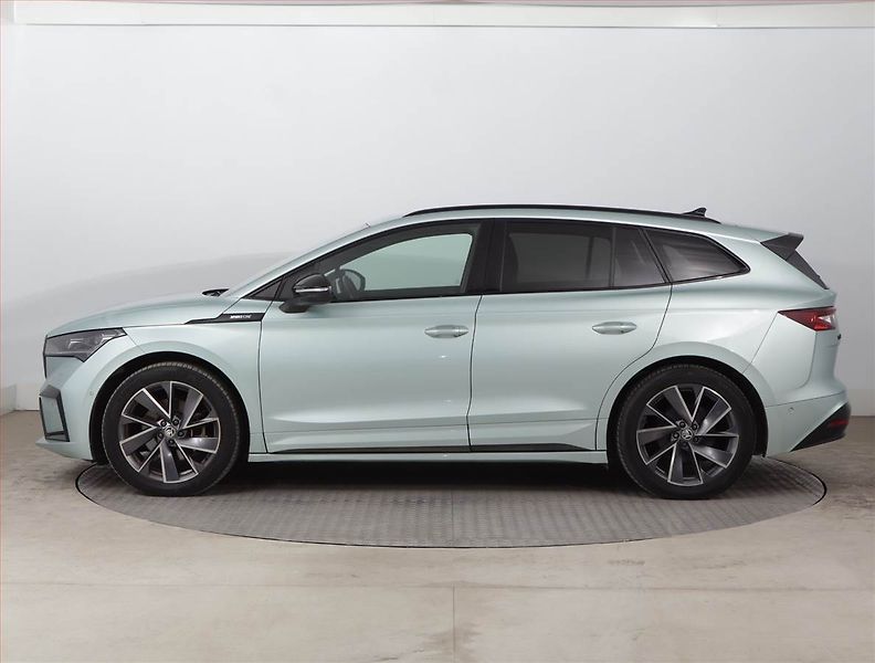 Škoda Enyaq (2023) Sportline iV 60 (62 kWh) - fotka 3 z 22