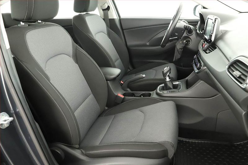 Hyundai i30 (2023) Family Comfort 1.0 T-GDI, ČR - fotka 12 z 14