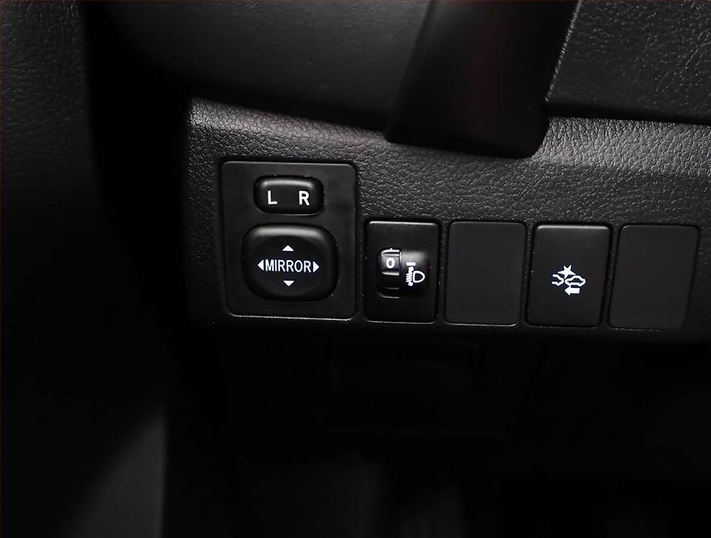 Toyota Corolla (2018) 1.6 Valvematic, Serv.kniha - fotka 12 z 17