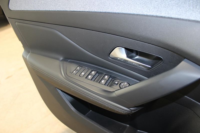 Peugeot 308 (2023) 1,5HDi,130HP,aut.,ALLURE PACK, - fotka 18 z 20
