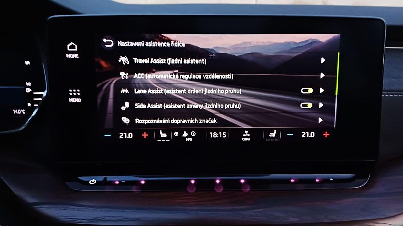 Škoda Octavia SCOUT TSI 4x4-WEBA-PANO-HUD-TZ - fotka 44 z 50